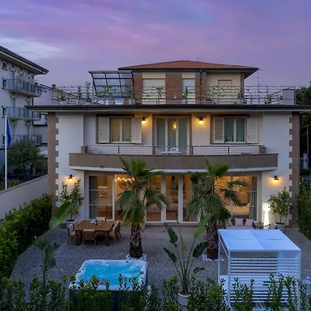 Casa Amare 4&2, Emma Villa *